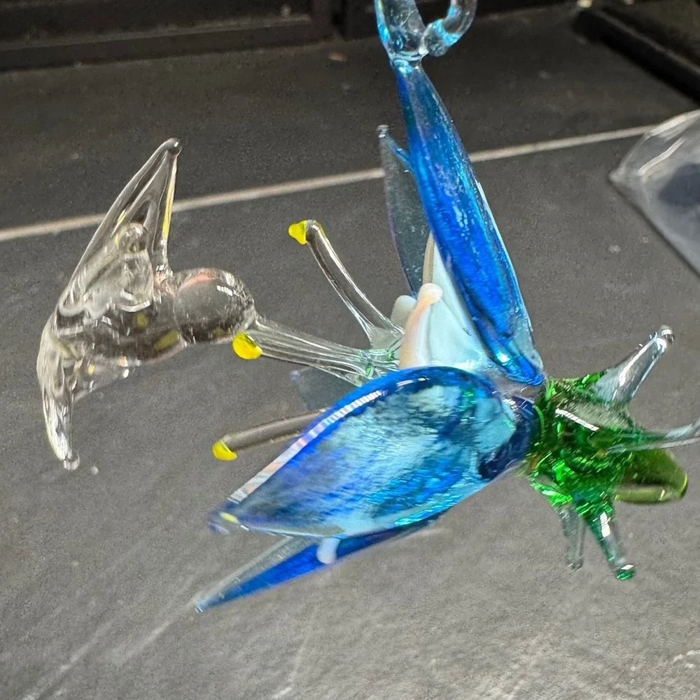Hand‎ Blown Glass Hummingbird Flower Ornament Suncatcher Blue Green Clear 3